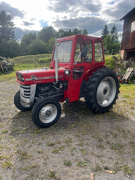 Massey Ferguson 135 2 of 5