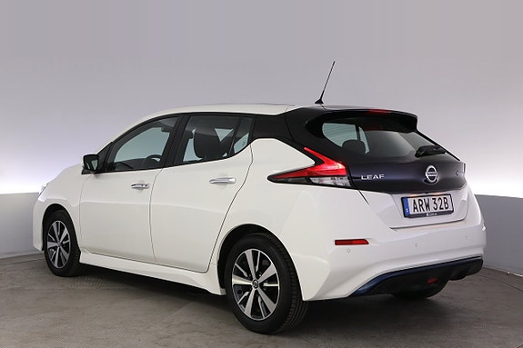 Nissan Leaf 4 of 5