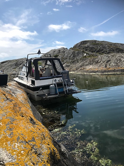 Fjord 725 SE V8 – Topputrustad familjeklassiker BK 3500kg 30 km båtvagn 5 of 5