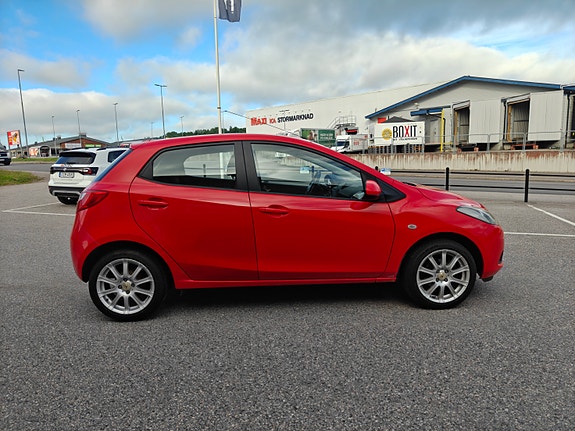 Mazda 2 2 of 5