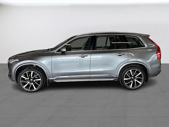 Volvo XC90 2 of 5