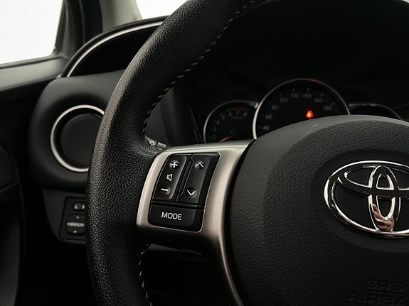 Toyota Yaris 14 of 24