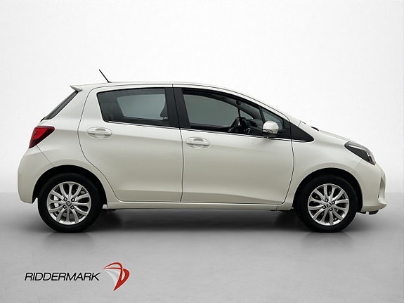 Toyota Yaris 9 of 24