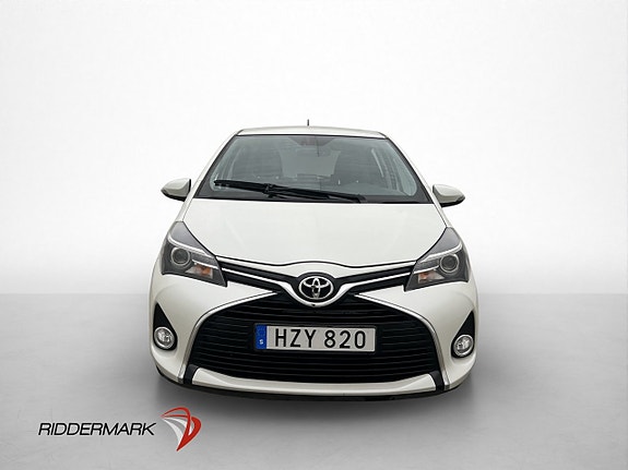 Toyota Yaris 2 of 24