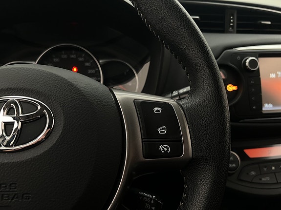 Toyota Yaris 15 of 24