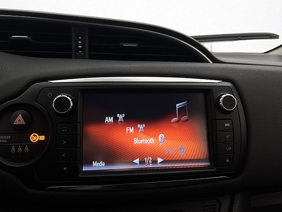 Toyota Yaris 18 of 24