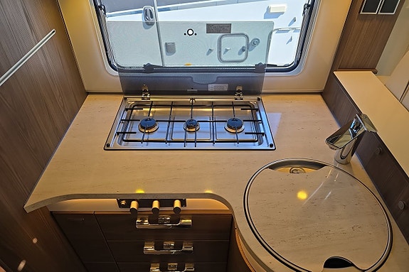 Hymer B 704 SL Automat, 177hk, Alde, Hydraliska, Drag, 1-ägare 15 of 30
