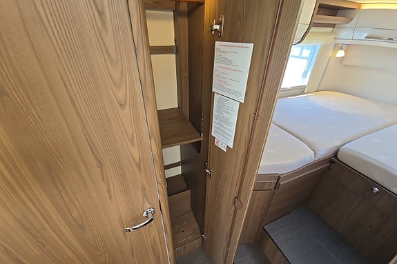 Hymer B 704 SL Automat, 177hk, Alde, Hydraliska, Drag, 1-ägare 18 of 30