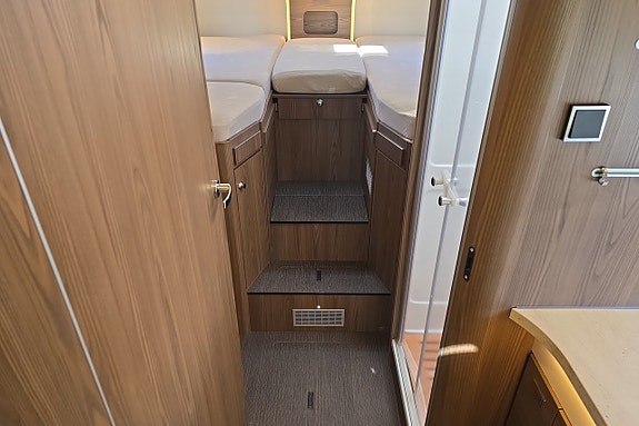 Hymer B 704 SL Automat, 177hk, Alde, Hydraliska, Drag, 1-ägare 19 of 30