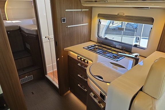 Hymer B 704 SL Automat, 177hk, Alde, Hydraliska, Drag, 1-ägare 14 of 30