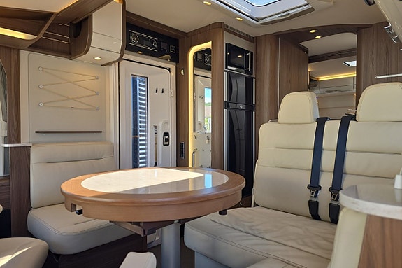 Hymer B 704 SL Automat, 177hk, Alde, Hydraliska, Drag, 1-ägare 9 of 30