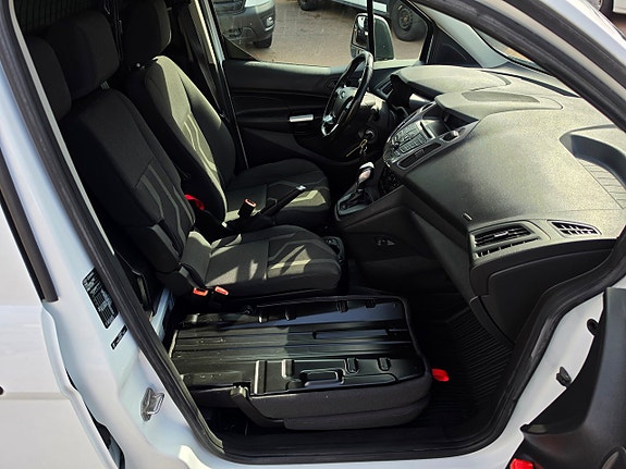 Ford Transit Connect 12 of 18