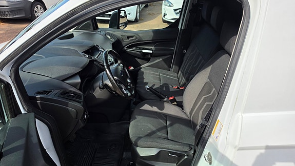 Ford Transit Connect 9 of 18