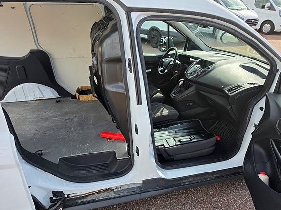 Ford Transit Connect 8 of 18