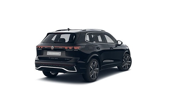 Volkswagen Tiguan 5 of 8