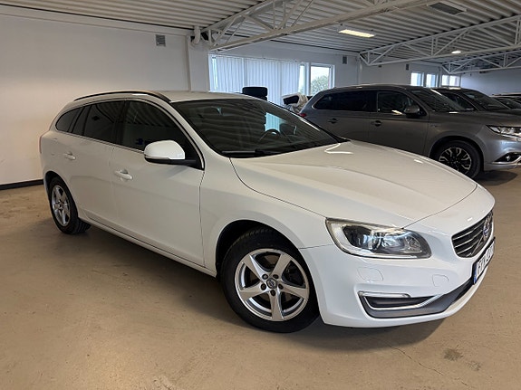 Volvo V60 2 of 10