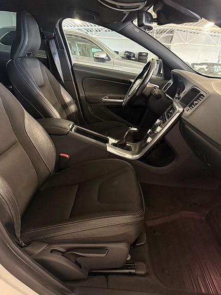 Volvo V60 8 of 10