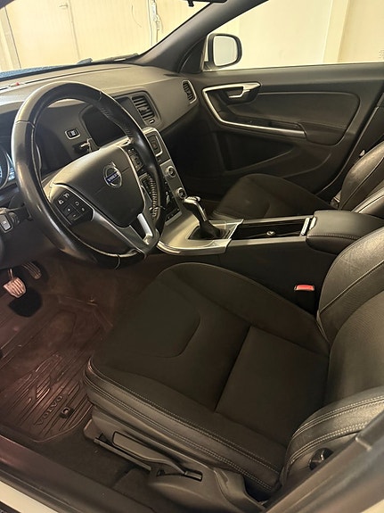 Volvo V60 7 of 10