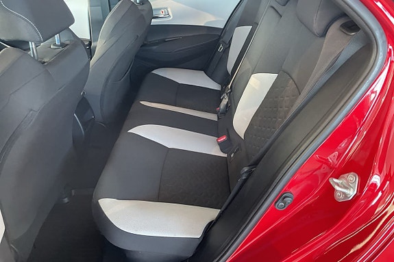 Toyota Corolla 7 of 10