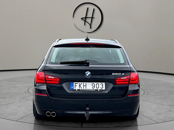 BMW 520d 4 of 5