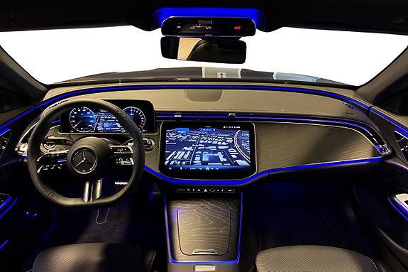 Mercedes-Benz E300 10 of 22