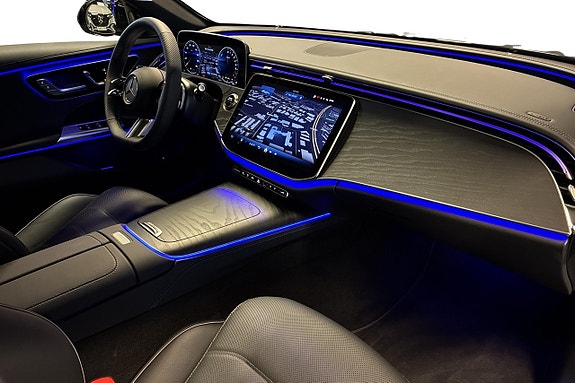 Mercedes-Benz E300 11 of 22