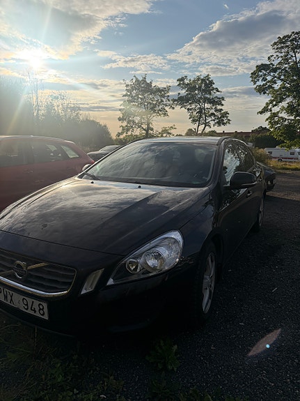 Volvo V60 3 of 4