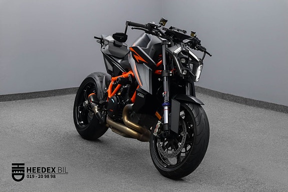 KTM 1390 Superduke R Evo Austin Racing TechPack Kolfiber Nyservad Påkostad