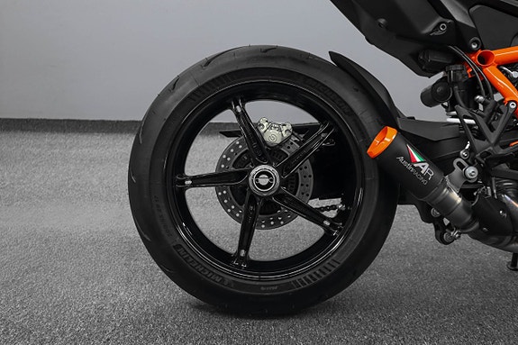 KTM 1390 Superduke R Evo Austin Racing TechPack Kolfiber Nyservad Påkostad 17 of 18