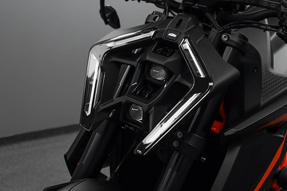 KTM 1390 Superduke R Evo Austin Racing TechPack Kolfiber Nyservad Påkostad 7 of 18