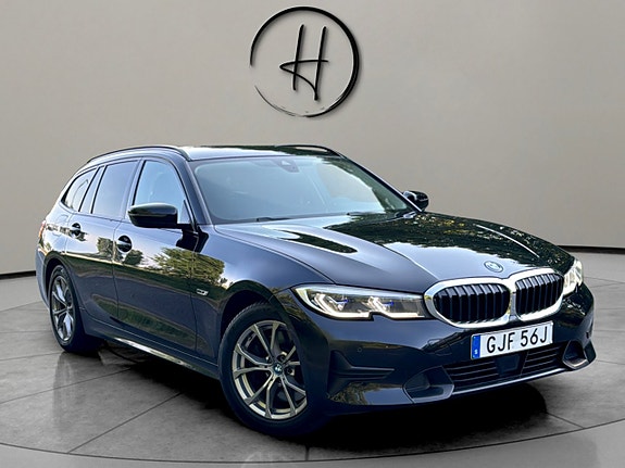 BMW 330e