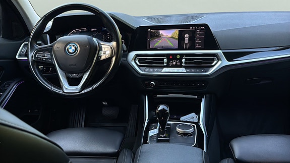 BMW 330e 9 of 18