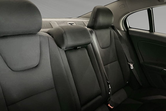 Volvo S60 11 of 18