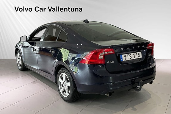 Volvo S60 4 of 5