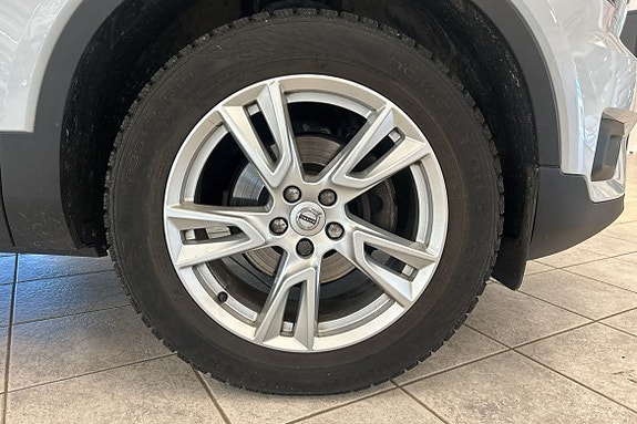 Volvo XC40 7 of 8