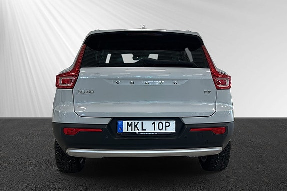 Volvo XC40 4 of 5