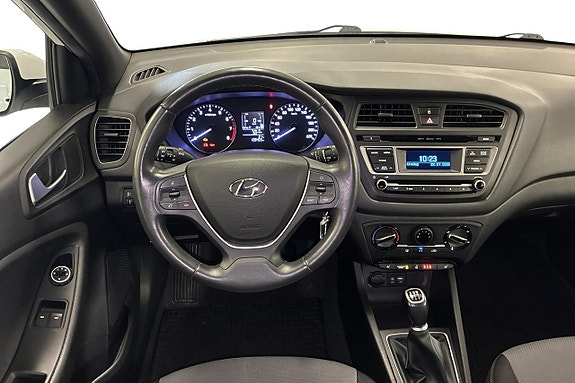 Hyundai i20 11 of 15