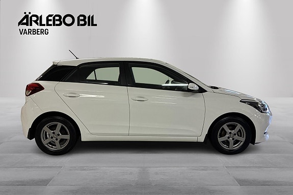 Hyundai i20 6 of 15