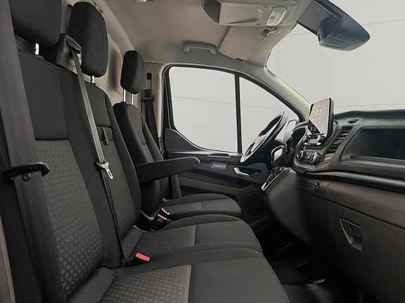 Ford Transit Custom 27 of 30