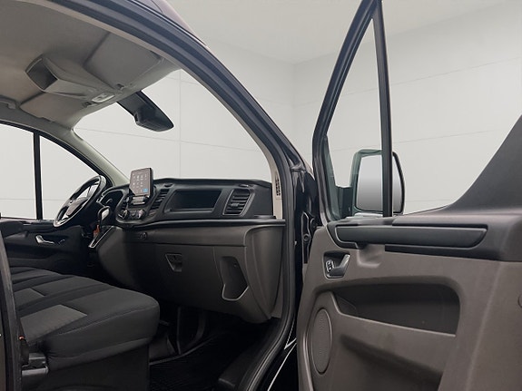 Ford Transit Custom 28 of 30