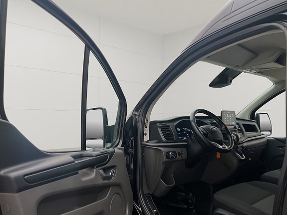 Ford Transit Custom 17 of 30