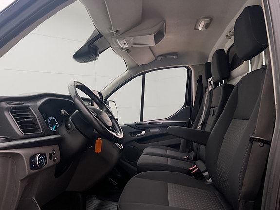 Ford Transit Custom 18 of 30