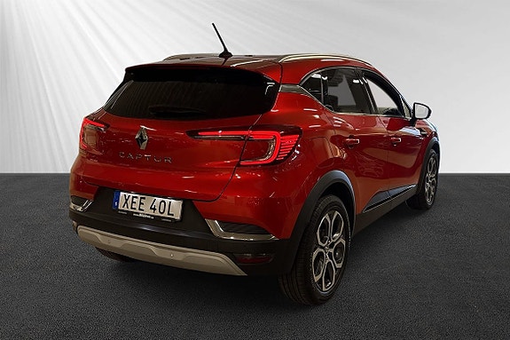 Renault Captur 3 of 5