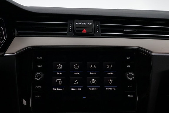 Volkswagen Passat Alltrack 18 of 27