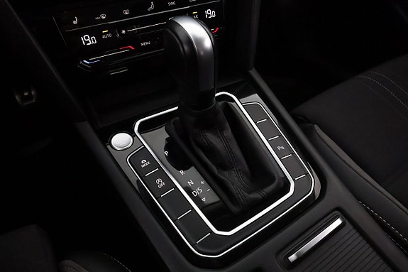 Volkswagen Passat Alltrack 25 of 27