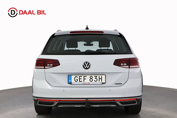 Volkswagen Passat Alltrack 7 of 27