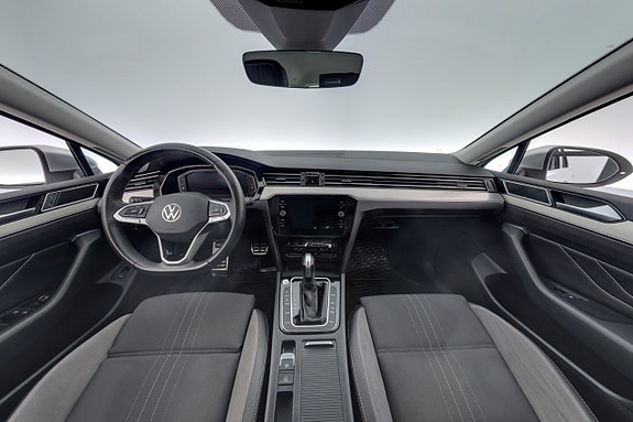 Volkswagen Passat Alltrack 13 of 27