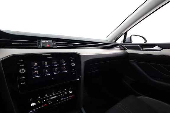 Volkswagen Passat Alltrack 24 of 27