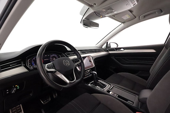 Volkswagen Passat Alltrack 11 of 27