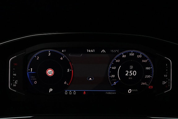 Volkswagen Passat Alltrack 16 of 27